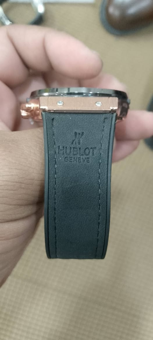 هابلوت 
مختمه  اميال لويمنوس 
تاريخ يومي 
زجاج فول كلير ضد الجدش والكسر 
شغاله وكامله ١٠٠ على ١٠٠ 
السعر 20 الف مع التوصيل


**إذا كنت صاحب هذا الإعلان وتريد حذفه لأي سبب، رجاءا أرسل رسالة إلى الدعم الفني**