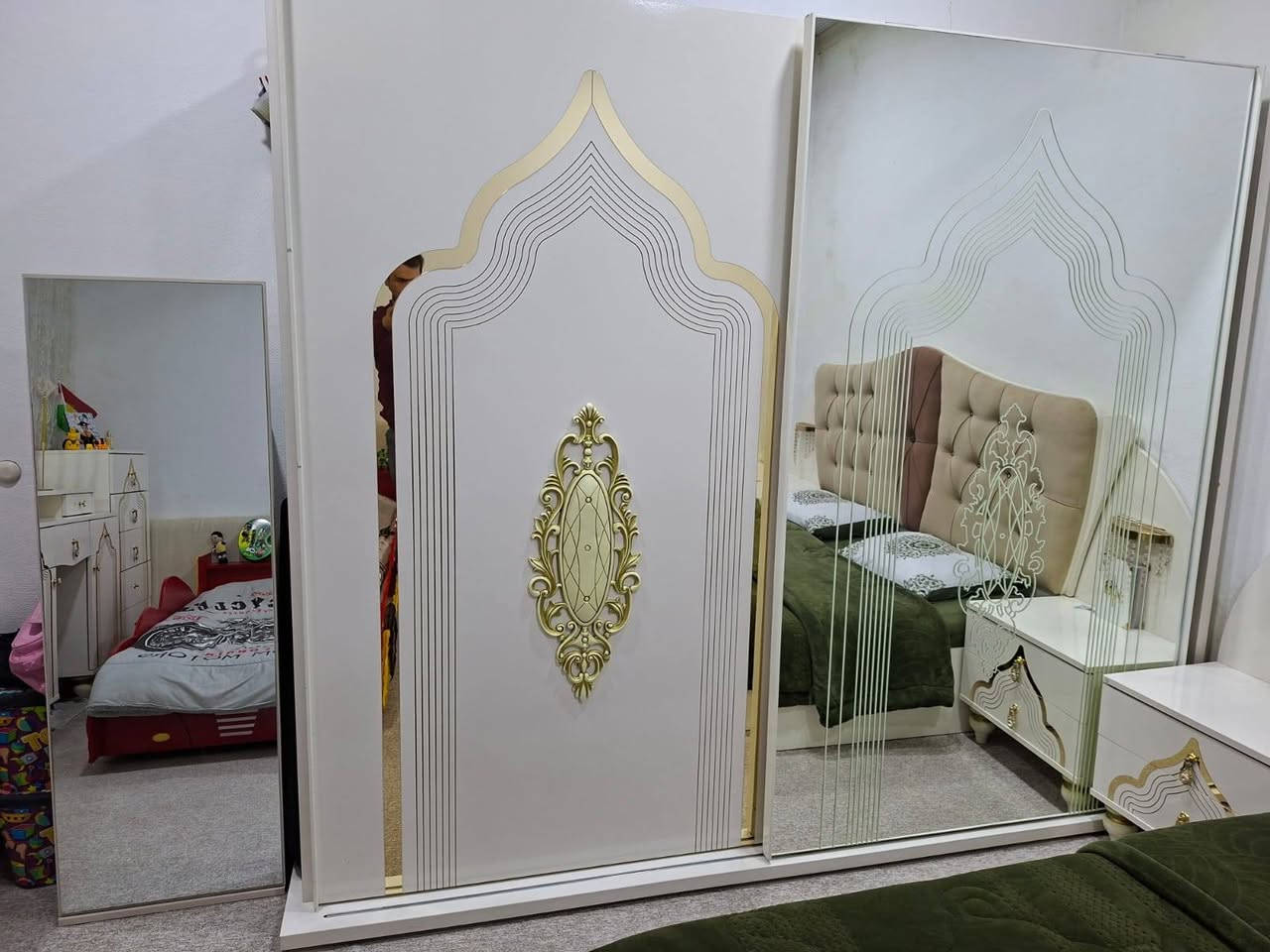 غرفه نوم 7قطع بدون دوشك نظيف بدون عيب سعر 450الف قفل عنوان #دهوك توصيل للموصل متوفر شراي تعال خاص ***********واتساب
