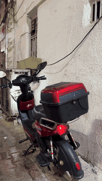 سلام عليكم دراجه شحن مرتبه  ونضيفه وجبيره الدراجه حلوه استخدام قليل وبلاديه السعر ٤٥٠ الشراي يتصل ويدلل ***********
