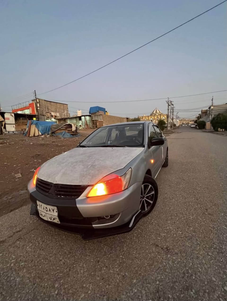 لانسەر ٢٠٠٧ 
کارەبایات و گێر و مکینە بەشەرت
تەبرید سارد و گەرم 
حیزام سبوغ 
جەمپێکی پشتی هەیە

سعری ٧٥ وەرەقە 
٦١٠ هەزار غرامەی لەسەرە دوای معامەلە دەیگەرێنمەوە
*********** أربيل, العراق
