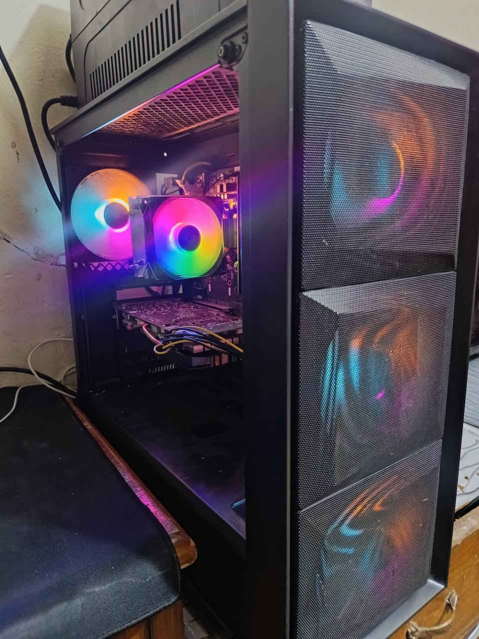 rx580 8 gb 2048sp
Core i7 8700
16 gb ram ddr4 2400
500w psw
256 ssd
750 hdd
بيهة win11 pro مفعل
السعر 350 الف وبيها مجال
مماني بغداد الشعب
طبعا المذربورد سستم مدخل الباور مختلف بس اني مشتريلة تحويلة في حال ردت تبدل باور مستقبلا
للتواصل ***********
