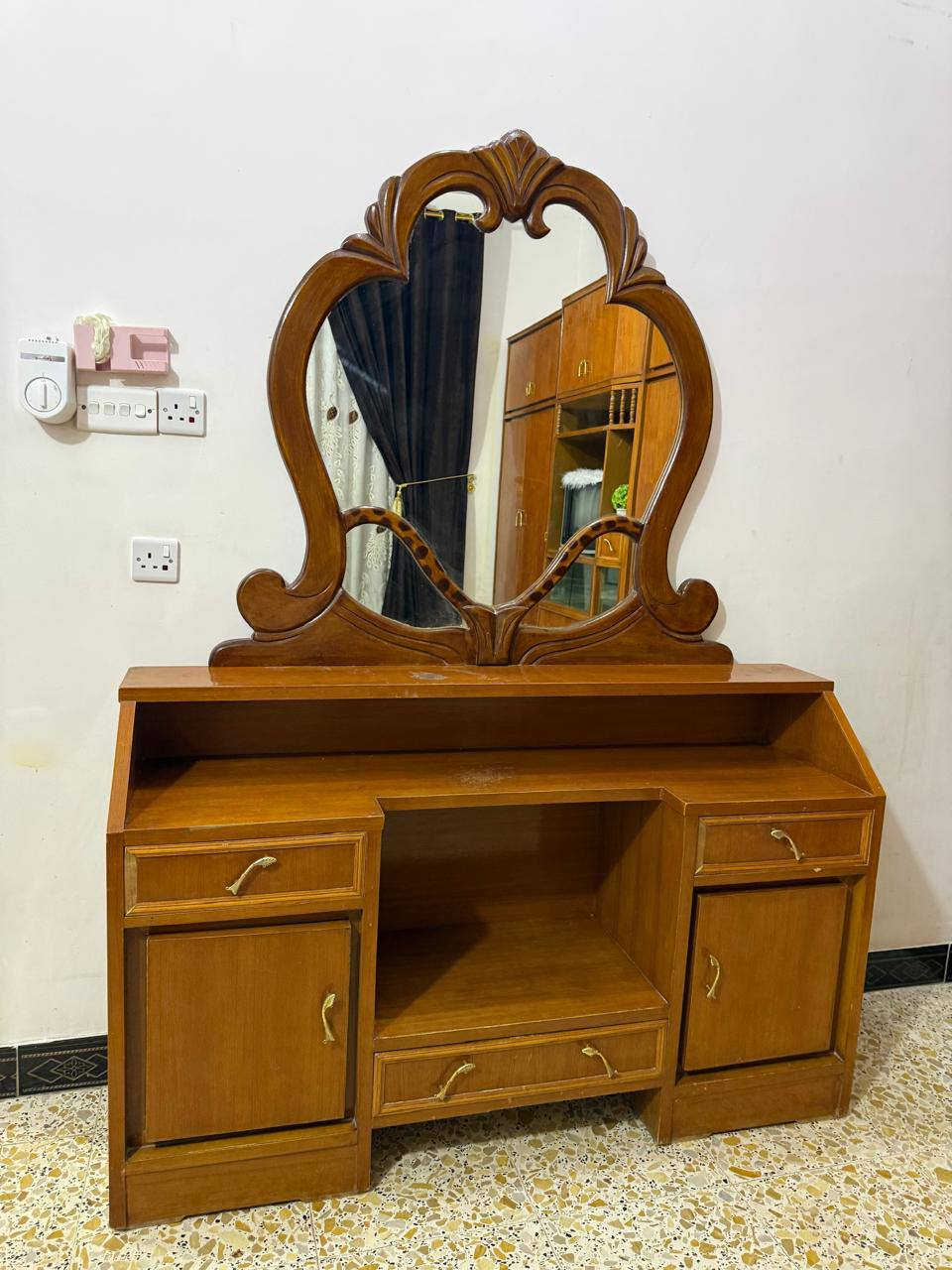 للبيع غرفه صاج ديوان المكان قضاء الكرمه قرب جامع الكبير ‏‪***********‬‏ السعر مليون ميه بيه مجال بسيط ‏‪***********‬‏
