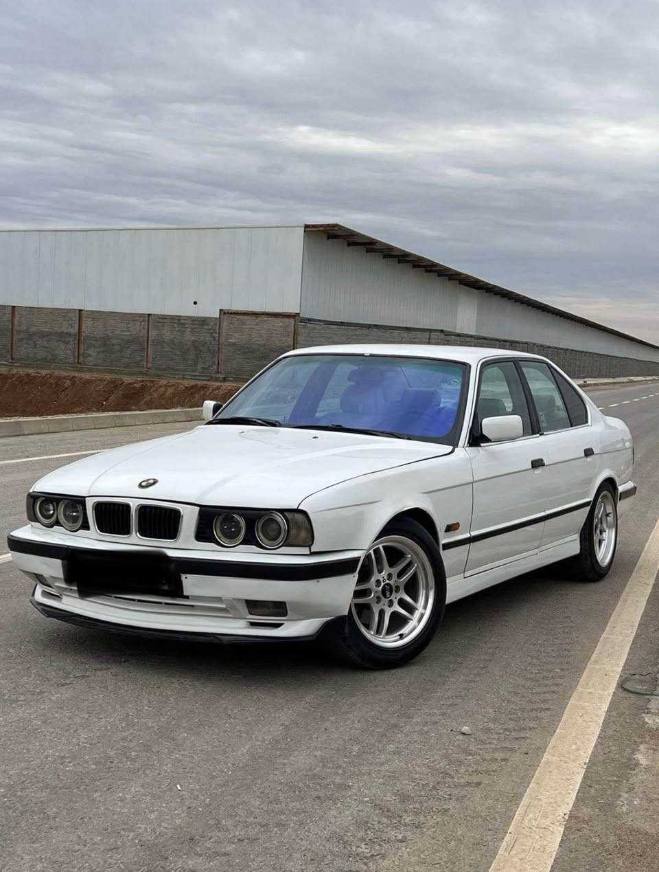 BMW 💪🏻
مؤديل ١٩٩٥ گيرعادي
حيزام سبوغ بئ ناو كرتن 
رةقةم و سةنةوى و هةزة تازةية
بةناو كردن و براوة بةشةرت 
يةك دينار مسروفى تيا نية
لة رسم و واقعي يةك شته زؤر پاكة

***********
*********** كركوك, العراق
