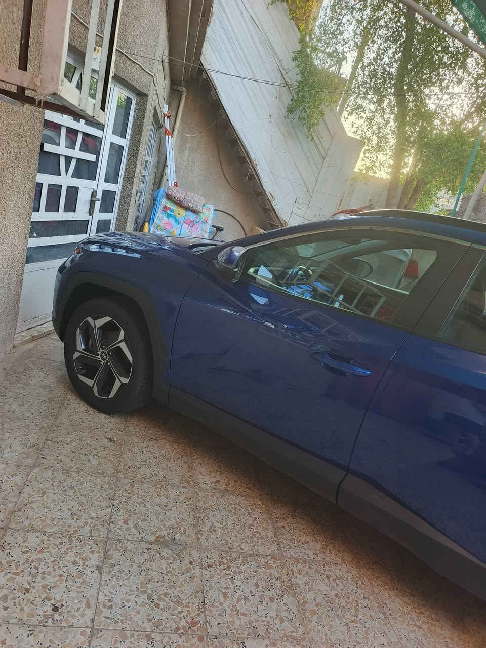 توسان موديل ٢٣ فول ماشيه ٢٦ الف مايل مكينه ٢٥٠٠سياره جديده داخل كله اسود رادارات محيطه كل الجوانب رقم بغداد بيع او مراوس السعر ١٧٥ رقم الهاتف *********** مكان السياره بغداد حادث جاملغ وبنيد بدون اي ايرباك ما طاك بيه بيه سونر وصور الحادث سياره بسم صديقي اواجهك ويا وتتفق على المداور يمته ماتريد
