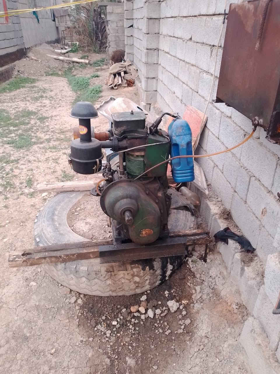 مولد للبيع ومراوس حسب الغناعة جاهز وعل فحص سعر 625 وبي مجال عنوان بغداد على طريق بسع البور *********** لشراي يتصل
