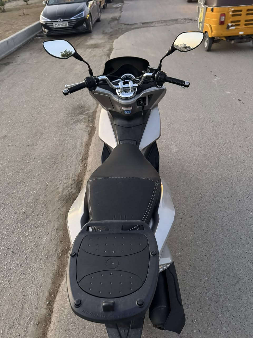 سلام عليكم. خواني Pcx جيل ثاني ياباني Jf موديل 2018مكفوله كفاله عامه. ماشيه 10 الف كيلو متر دراجه صارلهه شهرين من نازله وصل معرض بسمي. سويجات 2. دفتر كامله مكمله مال جناي. دراجه. عل يدي مدريهه بانزين محسن ودهن موتل. حرمات تكول جديده قليله بحقه. هايه تحفه. مكاني بلديات. كفاله عامه من باب بيت ابيعك واني خادم. ***********
