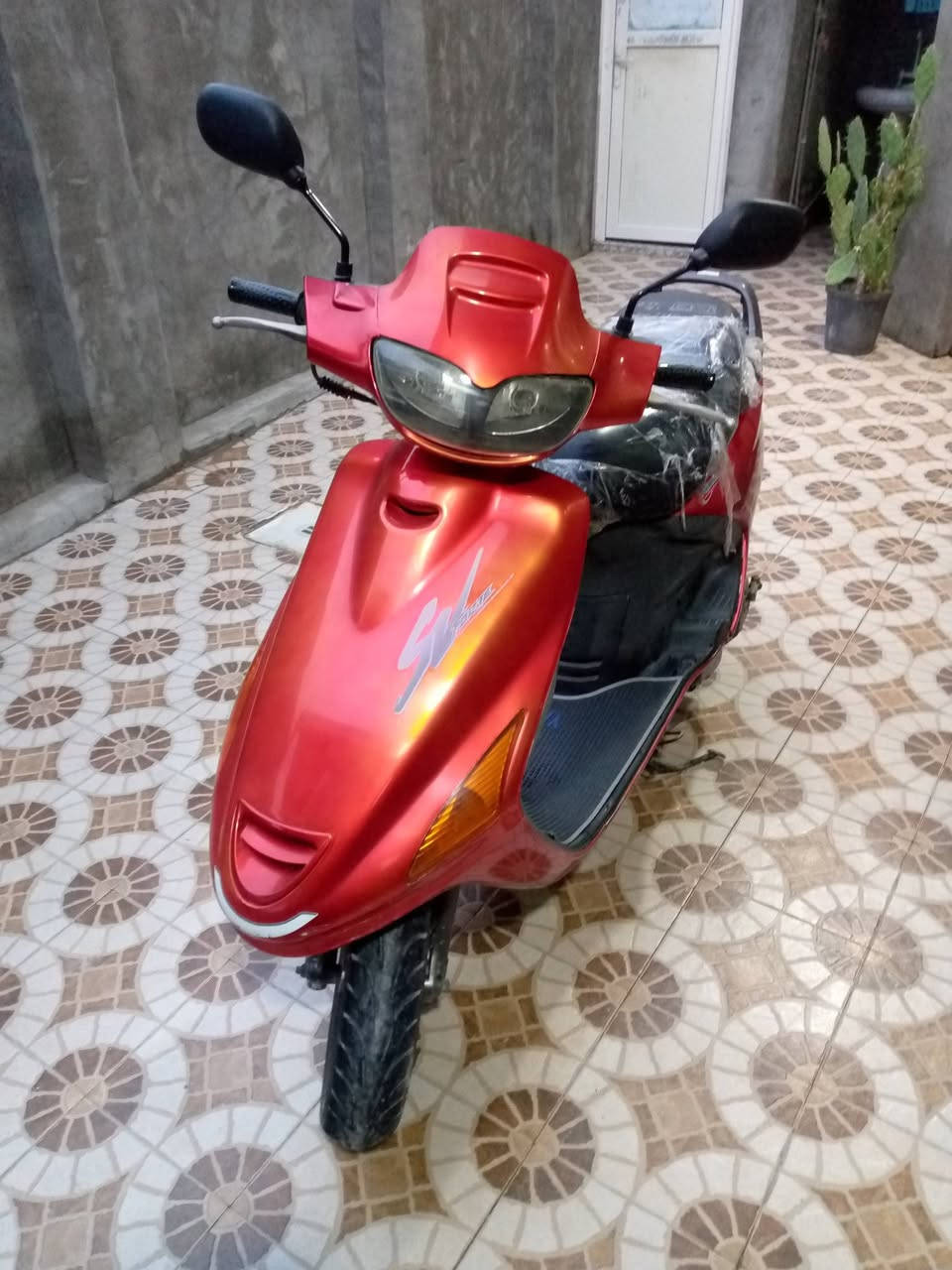 سلام عليكم 
دراجه كرستال فحل رمبه مال حاويه صارله تلث اسابيع من اخذته الدراجه خير من الله مكينه خرسه ما تنسمع الدراجه قفل استيرن أو قفل جنطه اشاير عالي ناصي سلف هندر كله شغال الدراجه مكفوله السعر 675 أو بيه مجال الموقع الحمزه الغربي الرقم ***********
