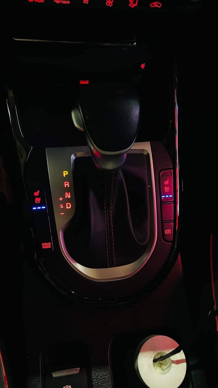 كيا فورتي موديل2022 فئة GT 
التوربو المطلوب اعلى فئة  
مكينه 1.6L توربو
مرقم وجاهز
كير دبل كلج ماشيه 24 الف فقط 

المواصفات 🔰

مقاعد جلد تدفئة + تبريد + كهرباء + ختم GT على التجوه
بصمة تشغيل + ابواب + تشغيل عن بعد + صندوق ذكي 
فتحه سقف + علامة جي تي ليد على الدشبول + كاميرا 

كير شفتر بالستيرن + شاشة كبيرة + ابل كار بلي + اندرويد 
مود درايف 3 وضعيات + سستم صوت هارمن كاردن 
لدات داخليه متغيره الالوان ( بلادي ) + قطعتين تبريد
شحن وايرليس + دركة D شكل رياضي مع ختم GT 

حساسات خلفية + فول رادار امامي + جانبي + خلفي 
تحديد مسار + كروز سرعه + قياده ذاتيه + اوتو هولد
بريك بصمه + نقطة عمياء + دبل اكزوز + ويل كب سبورت

وكلش هواي امور بعد معروفه الجيتي بمميزاتها.
السعر / ١٨٧ وبي مجال
صور الضرر مرفقة بدون اربك بدون دواخل 

📍 مكان السياره / موصل وبرطلة
للاستفسار ***********
***********
