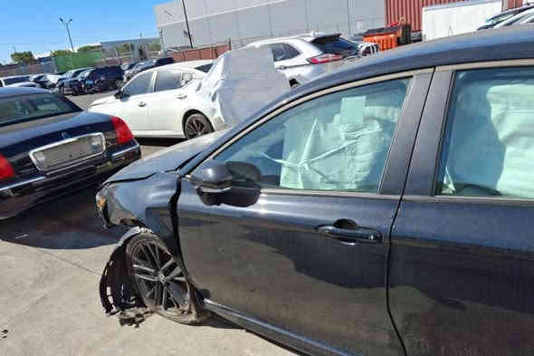 السلام عليكم ورحمة وبركاته من رخصة الأدمن والأعضاء المحترمين كامري موديل ٢٥ موعد وصولها نهاية شهر ال١٢ انشالله وياها لايت اصلي مشتريلها فقط السعر واصل عمان ب١٩٥ ***********
