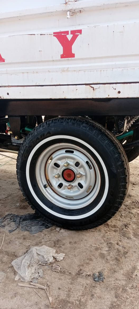 السعر 1,700 وبيها مجال مكانه ناصريه قرب سيطر تعال بعضهم يم عمود 19 *********** السعر 7100 وبيها مجال مكان الناصريه قرب سيطرته على بعضهم عمود 19 والشراي سهله يدلل موديل ستوته 14
