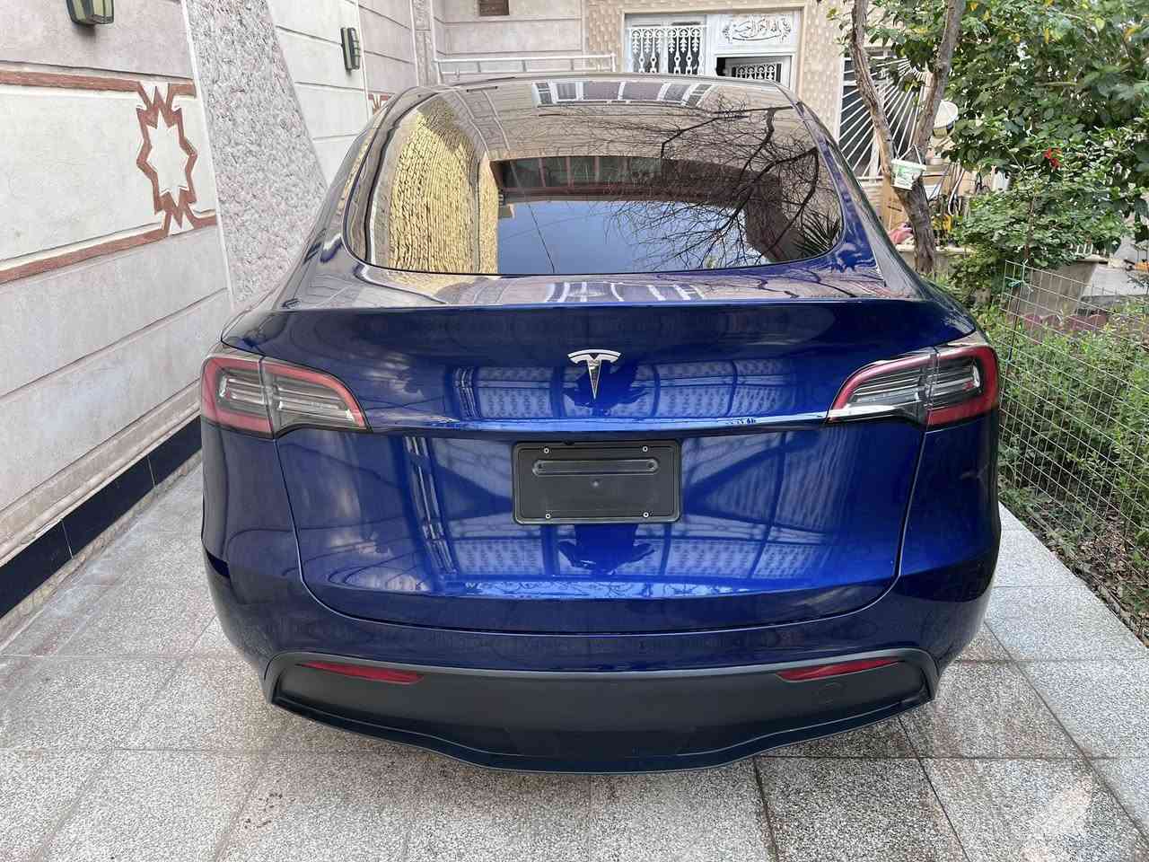 السلام عليكم
تسلا موديل Y  2024 لونك رينج
تك ماطور  البطاريه الجبيره وعدسه حمره تمشي اكثر من الدبل ماطور بهذا الموديل
رقم بغداد 
مواصفات التسلا معروفة
السياره حادثها فقط بنيد بدون ايرباك وتعمل وتسير من امريكا وتبدل نفس اللون بامريكا وصور الحادث موجوده
السعر ٢١٥ ورقه وبيها مجال قليل
بيع او مراوس بكورلا هايبرد
تليفون ***********
