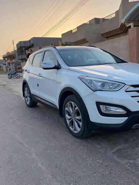 السلام عليكم
للبيع
 سيارة هيونداي سنتافي خليجي
 الموديل: 2014
 نوع المحرك: 6 سلندر / 3.3 لتر 
نظام الدفع: دفع رباعي AWD
السياره 7 راكب 
اللون الخارجي: (ابيض)
اللون الداخلي( بيجي واسود ) 
كشن كهرباء اشاير بلمري 
ثلاث قطع تبريد 
تبريد تدفئة 
 المحرك والكير شرط 
صدر امامي خلفي جديد 
رقم صلاح الدين دولي سنوية 2029 شرط التحويل باسمي 
السعر المطلوب: (165 وبيها مجال )
السياره شرط احلى من الصور 
 الموقع: (صلاح الدين قضاء الدور )
 للتواصل:  ‏‪***********‬‏
‏‪***********‬‏
