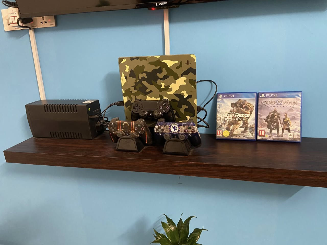 السلام عليكم بلي 4 مستعمل نضيف ما مفتوح شغال ١٠٠٪؜ (( ما مهكر)) ذاكره((واحد تيره)) وياه اقراص ٢ وجوستكات ٣
ويو بـي اٌس اصلي ما مستخدم هواي كبٌل شغٌل والعب ..
السعر(( 350الف ))🔥
للاستفسار وات ساب 
***********
