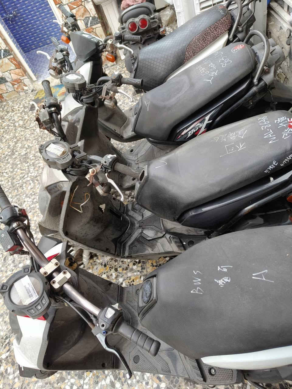 يا الله السلام عليكم شباب وجبه دراجات 
جبلي رمبه دراجات بحالت الوكاله كله بلاد ضمان 
مكفول كله بلاد وختم واحد بي رياضي وبي بلاد كلمن وسعره  مكاني  بغداد   ( عندي توصيل جميع المحفاضات )
        شراي يتصل مو شراي لتعبني  *********** 📲 
  وتساب موجود
