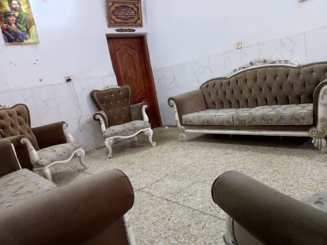 تخم زان تركي نظيف جدا ١٠ مقاعد للإستفسار الاتصال بالرقم ***********
