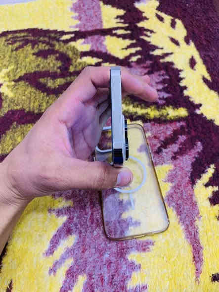 السلام عليكم موجود ايفون 13برو ماكس ذاكره 256 بطاريه 96 الجهاز وتر بروف شرط تفحص وين ما كان الجهاز كلش نضيف نضافه ميه بالميه وشوفت عيونكم الجهاز للبيع فقط للتواصل ***********
