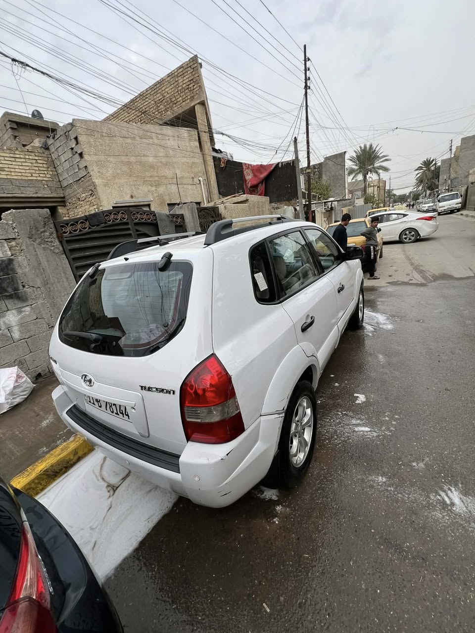 السلام عليكم للبيع توسان ٢٠١٠ سياره حلوه سعر ١٢٥ وبيه مجال مكاني بغداد حي الجهاد 
***********
