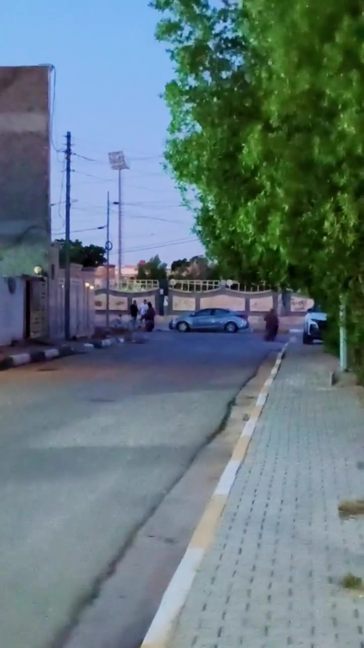 🏡 فرصة عقارية مميزة في كربلاء المقدسة (طابو ملك صرف) 🏡
للبيع: بيت ركن بموقع استراتيجي في حي العامل ✨

​📌 تفاصيل العقار:

​الموقع: كربلاء المقدسة - حي العامل (مقابل ملاعب شباب الرياضة / يطل مباشرة على حديقة) 🌳⚽

​نوع العقار: طابو (ملك صرف) 📑

​المساحة: 250 متر مربع 📐

​النوع: بيت ركن (موقع مميز وإطلالة شرحة) 🗺️

​السعر: 450 مليون دينار عراقي (وقابل للتفاوض) 💰

​📞 للاستفسار والمعاينة:

​يرجى الاتصال على الرقم التالي:

📱 ***********

​فرصة مضمونة ومثالية للسكن أو الاستثمار في موقع حيوي كامل الخدمات! 🔔

