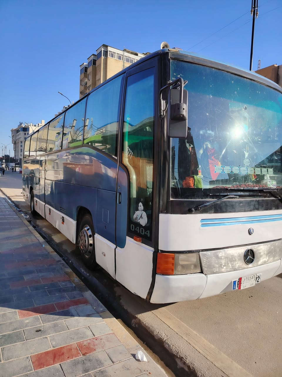 سلام عليكم
سلام عليكم
باص للبيع سيارة جاهزه من حداديه من كير ومكينه حتلو مراوس بكوستر ***********🤍 ***********
