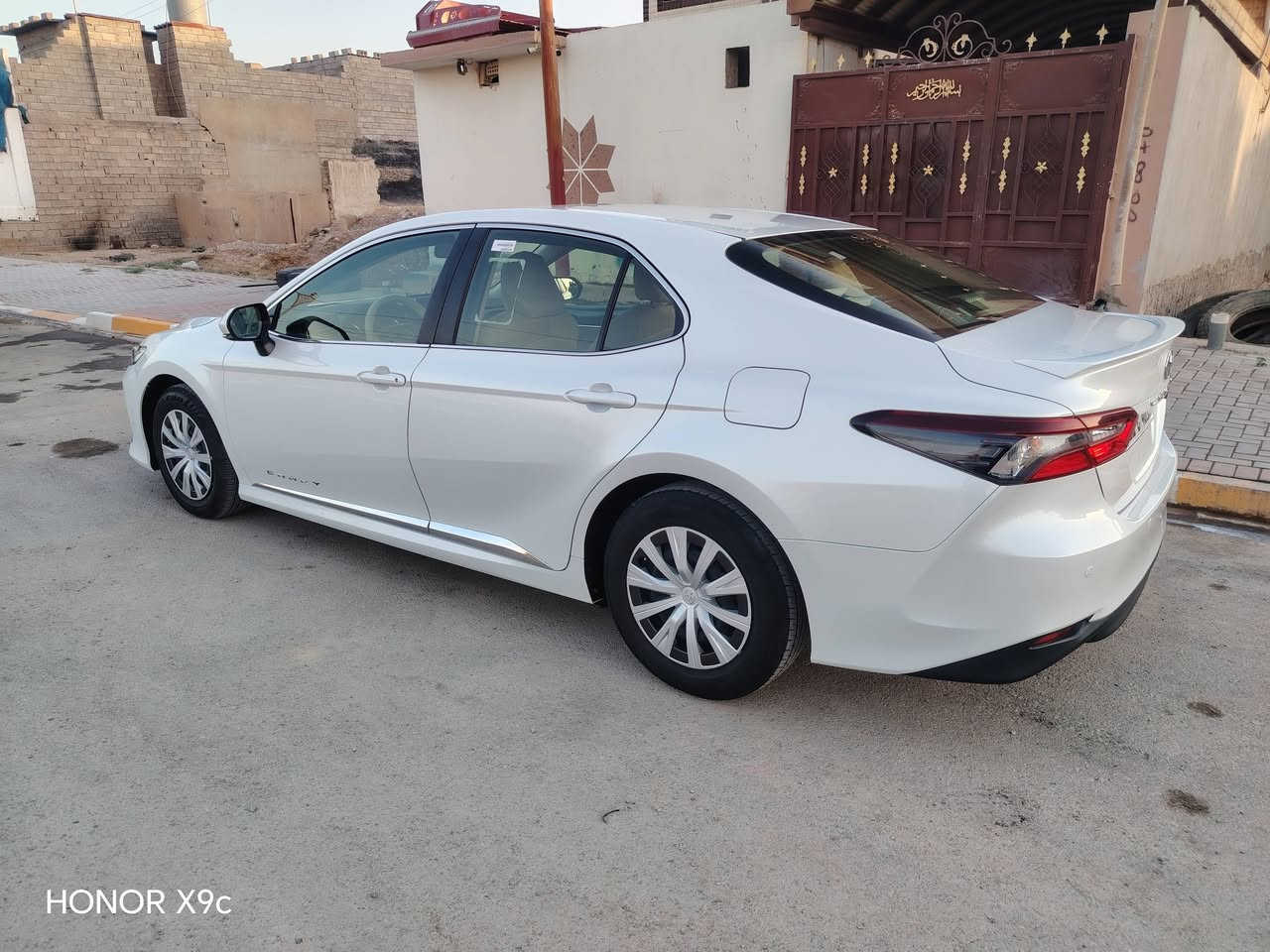 سلام عليكم كامري للبيع موديل 2024 مواصفات LE مكفولة رقم ***********
