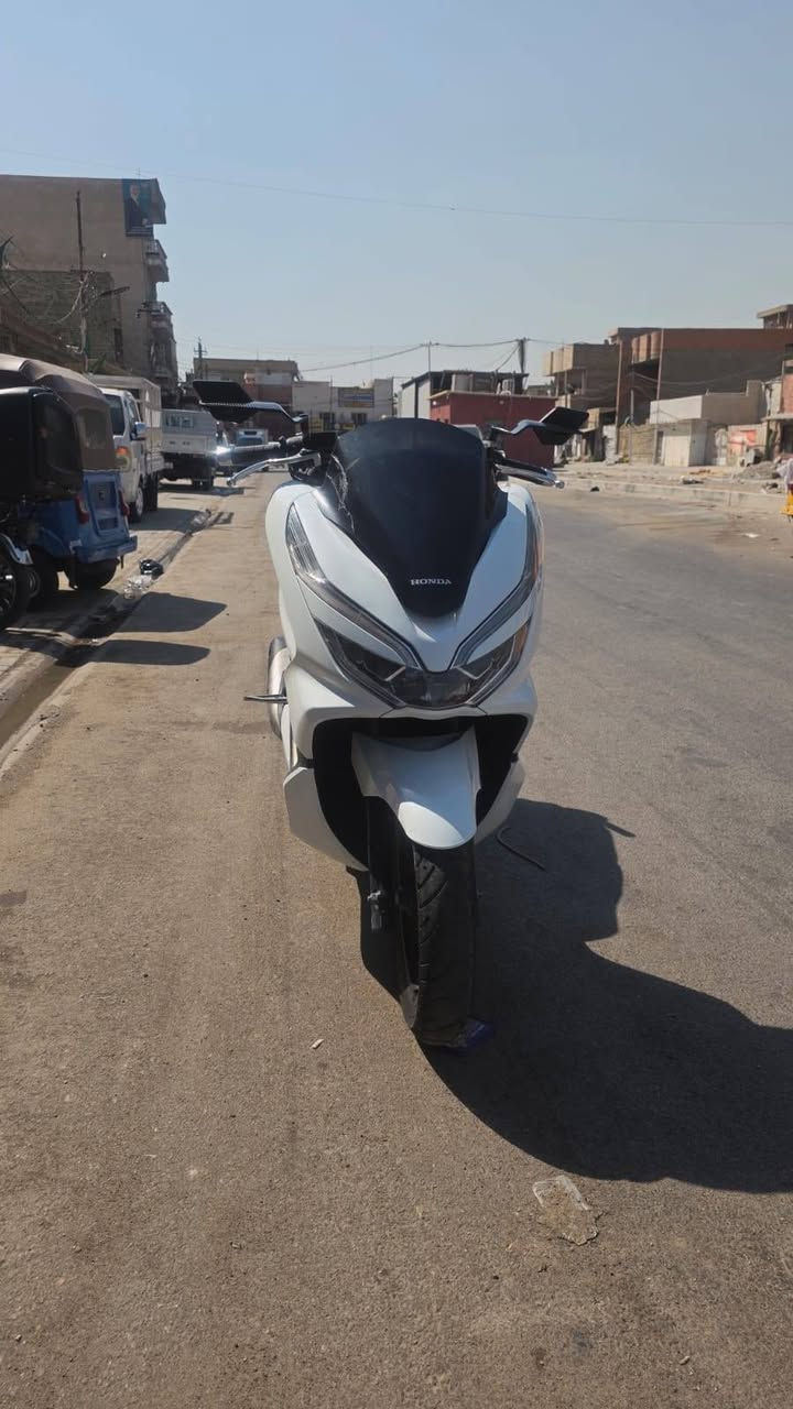 السلام عليكم...جيل ثالث ياباني pcx
دراجة نضيفة من كلشي ومكفولة كفالة عامة 

كهربائيات كلها شغالة دراجة خير من الله 

السعر 18$ وبيها مجال 
مكاني البلديات  ***********
