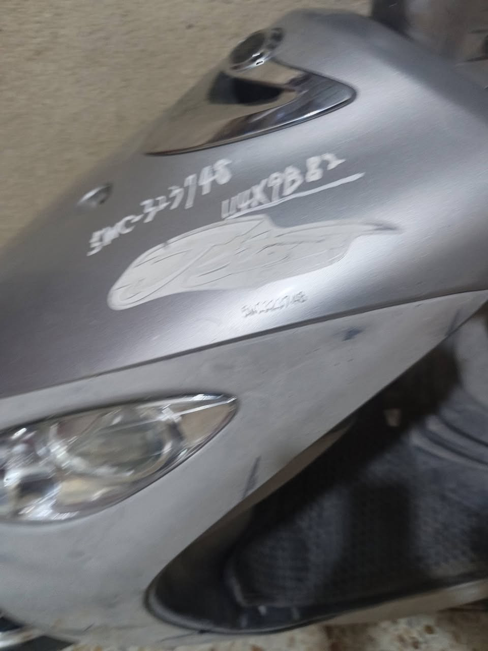 السلام عليكم دراجه  ماكس قجمه للبيع مكينه جديده سلف هندر شغال الكهربائيات شغاله كفرات جديد مال حاويه رمبه كلها مختمه بوشه 49ابلاديه والسعر700وبيها مجال المكان البصره المعقل دور الهنديه خلف كليه شط العرب الرقم/***********
