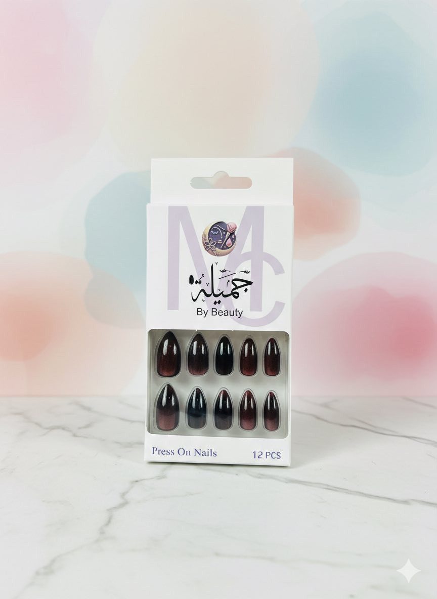 الأظافر جميلة في إصداراتها الجديدة 

الطبيعية والأناقة، 
مع التركيز على أظافر اللوز (Almond) 
والسكوفال (Squoval)، 
واستخدام تقنيات متطورة مثل جل البناء
 وتأثيرات عين القط (Cat Eye) المخملية. 
تشمل  ألواناً فاتحة وهادئة وتصاميم فرنساويّة مبتكرة. 

سعر 3،000
عنوان بغداد اركية وفاضل شارع المسبح العام
توصيل داخل المنطقة مجاناً بغداد والمحافظات 5
للحجز والاستفسار مراسلة الصفحة او الرقم ***********
