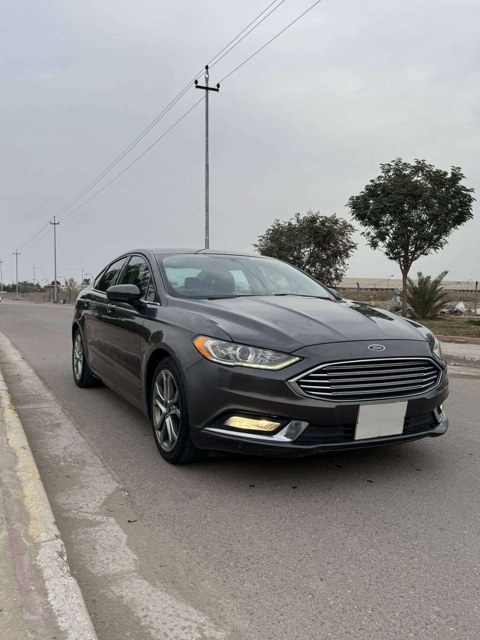 Ford Fusion 2017 SE
السلام عليكم للبيع فورد فيوجن 

***********

 فورد فيوجن 2017  

المواصفات : 

•حساسات خلفية  

• كراسي كهرباء 

 • تشغيل عن بعد

• تشغيل بصمة وبصمة ابواب 

• كاميرا خلفية دوارة 

• حساس مطر

• شاشة كبيرة

° نظام Eco لتوفير الوقود

• هاند بريك كهرباء

• مثبت سرعة 

° نظام الملاحة gbs

• اجهزة سلامه عامه SRS + ABS

 • مانع انزلاق

 • كود أبواب لفتح السيارة في حالة فقدان المفتاح

• نظام اوامر صوتي

وبيها بعد هواي مواصفات ما ذكرتهن 

•رقم اربيل تحويل ثاني يوم

•3 قطع صبغ بدون ايرباك مرفقة صور الحادث بجم كبس

ماشيه ٨٢ الف كيلو متر

•مكان السيارة بغداد السعر 95 وبيها مجال
