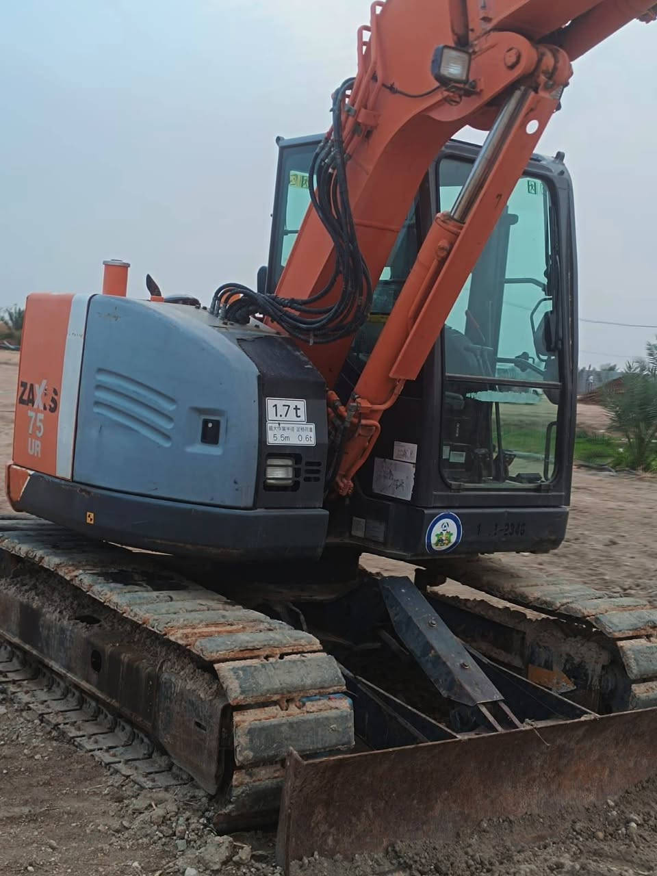 سلام عليكم حفارة دخول جديد 2019 مرقمه بغداد ساعات العمل 7000 ساعه للاستفسار الاتصال ***********
