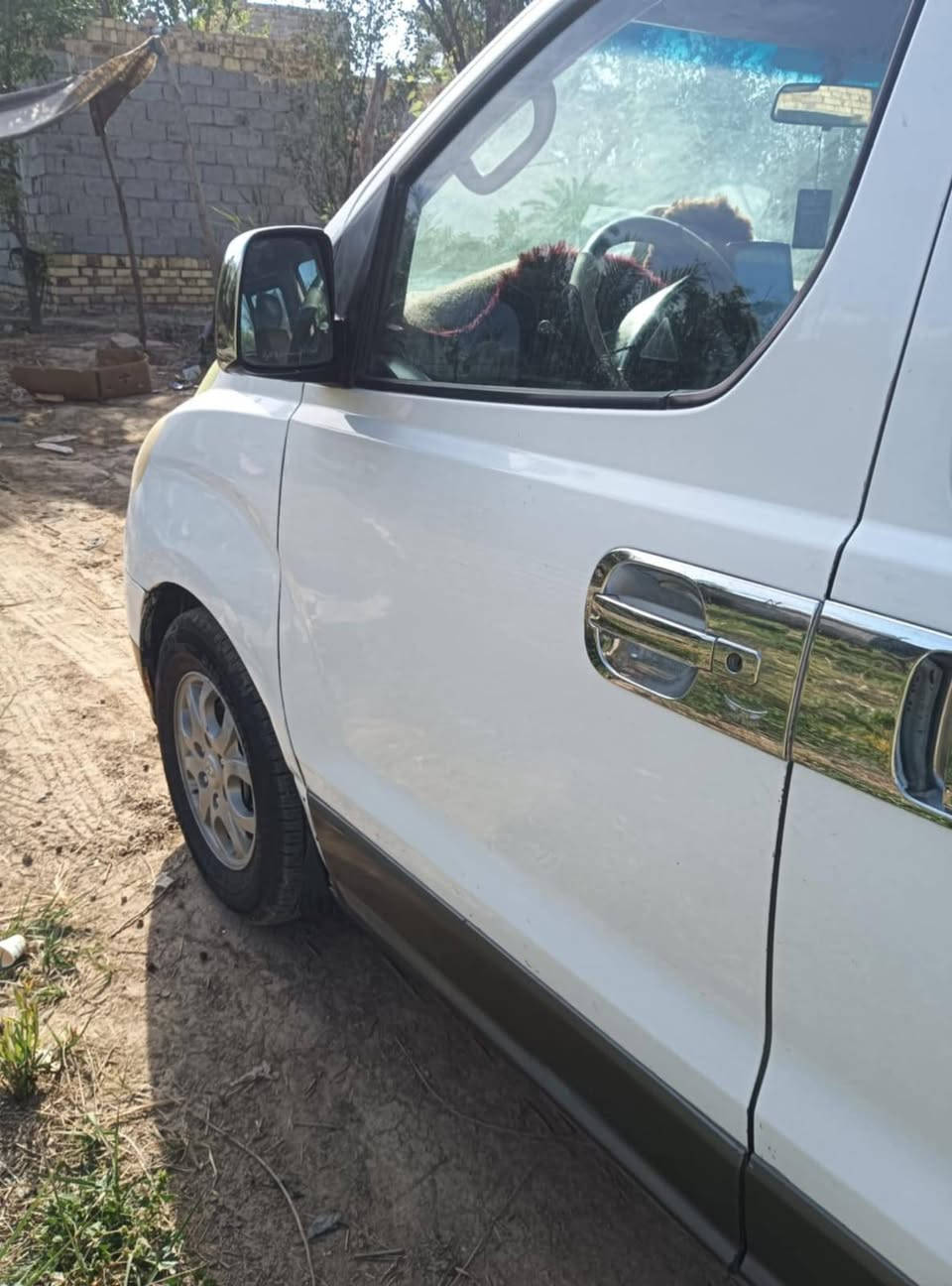 السلام عليكم ستاركس 2009رقم بغداد انكليزي بأسمي بيه بارد بالجاملغ الخلفي ورشه صبغ بالجنطه 
مكينه تبخير وبيه تنقيص بسيط.. بابل القاسم 
السعر 120
***********
