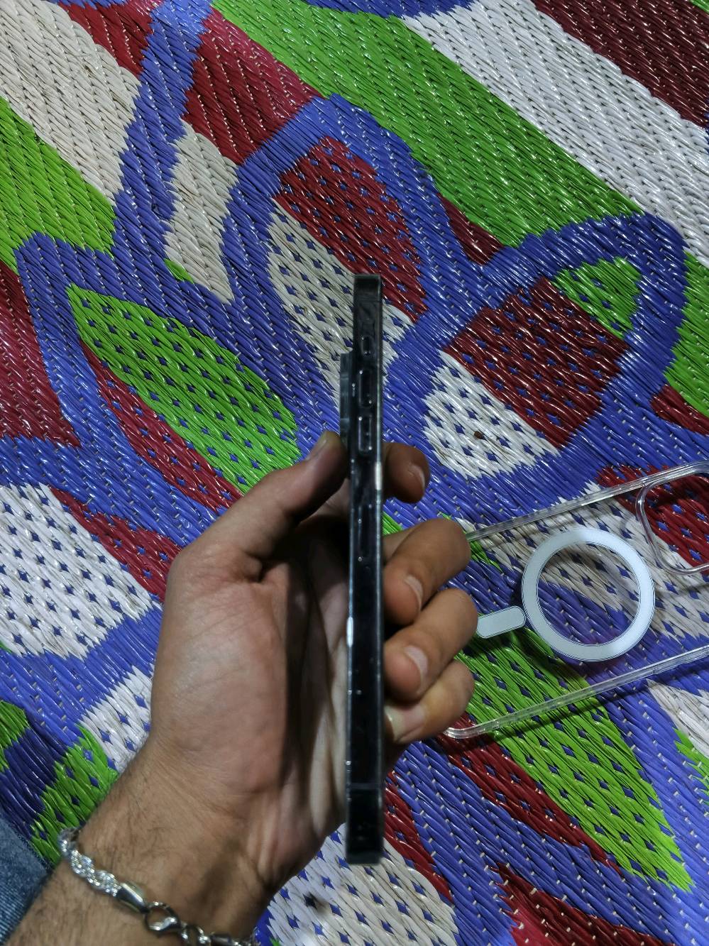 ايفون 14 برو ماكس 
ذاكره 256 
بطاريه 85
الجهاز عربي شرق اوسط 
بلادي شرط 
فقط كسر بالظهر 
مكاني بغداد