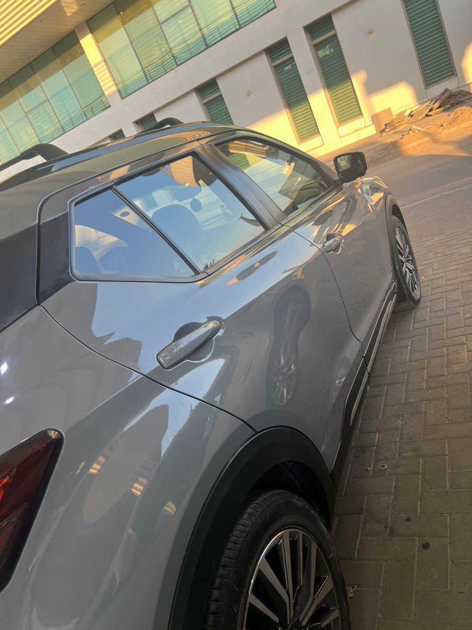 السلام عليكم نيسان كيكس 21 srحادثه امامي بيه صبغ قطعة وحده ماشيه 70 الف السعر ١٣٣ وبيها مجال مكاني بصرة اتصال ***********
