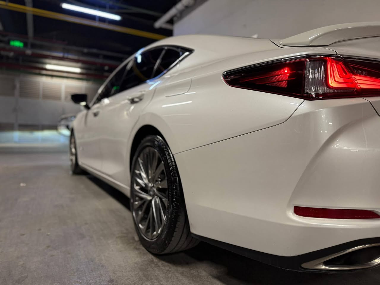 لێگزز 2023  ES350 Lexus 
وارد ئەمریکی 
سپی سەدەف
دەعامی بۆ دەعامی کەپس
کلین تایتل 
20,000 میل رۆشتووە 
سێرفس شرکە لیگزز

نرخ : خاڵێک دابنێ لە کۆمێنت بە تایبەت دێت 🤖 

زۆر بە جوان و خاوێنە ماوەتەوە 
دینار مەسرەفی تێدا نیە 

بۆ زانیاری زیاتر پەیوەندی بە خاوەنی 

***********
