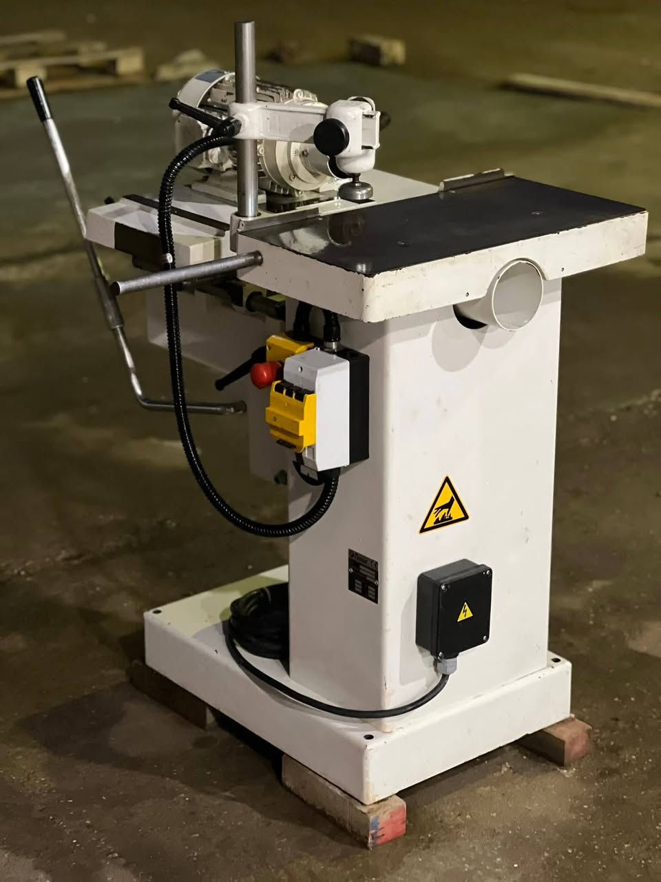 منقار متحرك ايطالي شرط الضمان اي عيب ما ابي شراي يخابر ويدلل ***********
