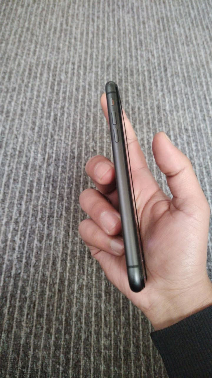 IPhone 11
ذاكرة : 64
القطع المبدلة : الشاشة + البطارية..
والموبايل نظيف ومكفول
السعر 150 الف دينار عراقي وبي مجاال للمعتمد 
وشاحن كامل + كفرات هدية...

سماعات ايفون الاصلية وياها الكارتونة
توصالات اصلية شحن وسماعة هذني ب 20 الف

التوصيل : لا يتوفر
المكان : دهوك

للتواصل : ***********
