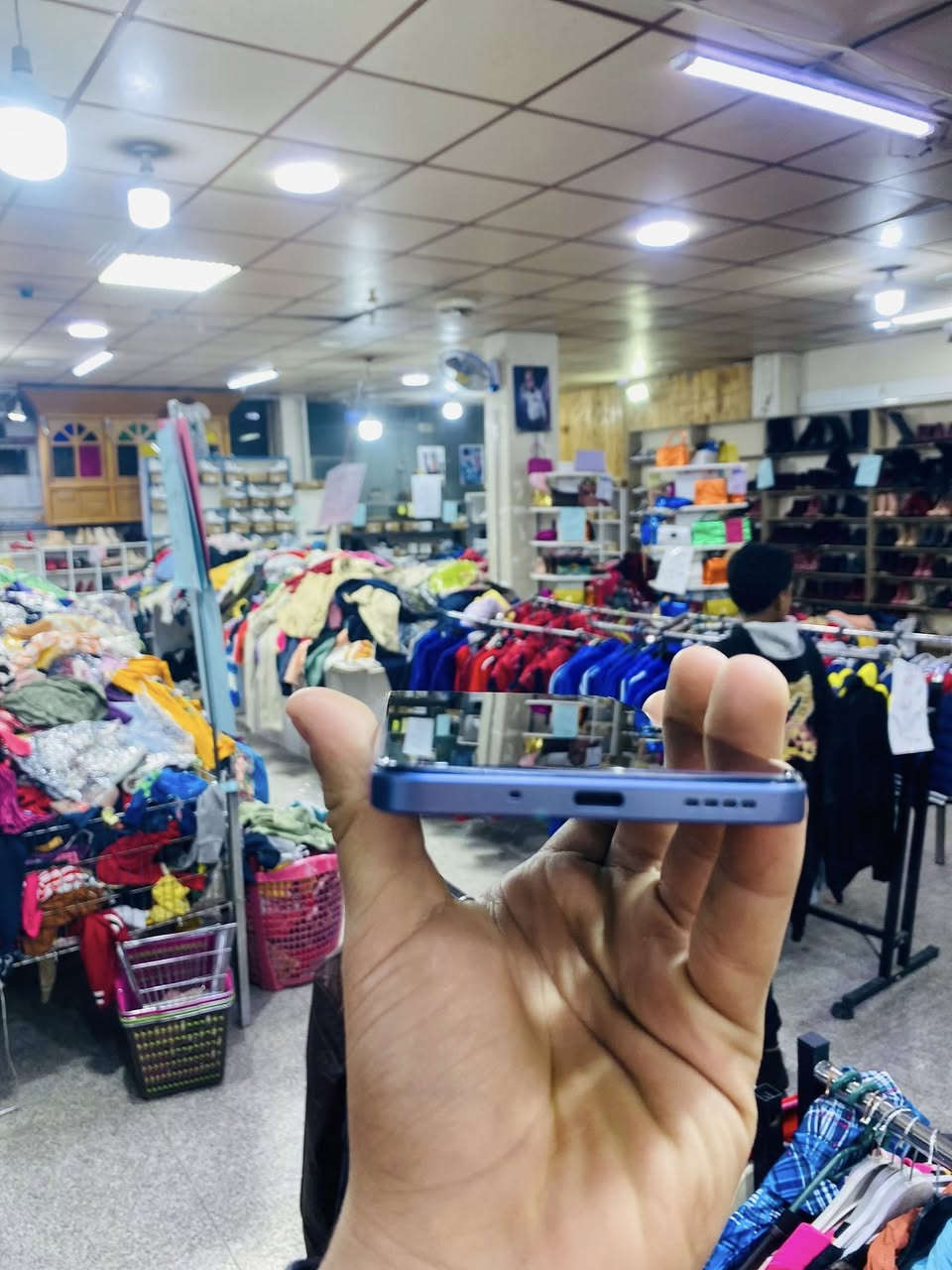 للبيع ريليمي C75X ذاكره ٦٥٤
رام ١٨ 
الجهاز لوك مستخدم شهر كله لوك ضد الكسر الماء سعر ١٩٠ وبيها مجال شراي عنواني كركوك طريق بغداد 
***********٠
