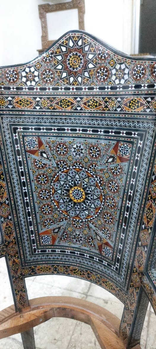 🌙✨ أجواء رمضان غير… ومعها تكتمل الفخامة ✨🌙
طاولة سفرة خشب موزاييك مرصّعة بالصدف البحري الطبيعي
تحفة فنية بتفاصيل يدوية دقيقة ولمعة طبيعية تعكس نور المكان ✨
📏 القياس: 270 × 120 سم
مساحة مثالية للعزائم الرمضانية ولمّة العائلة الكبيرة 🤍
تصميم يجمع بين الدفء الشرقي والرقي العصري، ليكون مركز الطاولة دايمًا عامر بالخير والبركة 🌙🕯️
إذا بتحبوا الأناقة اللي بتحكي قصة… هالطاولة رح تكون قطعة مميزة ببيتكم.
رمضان كريم وكل عام وأنتم بخير 🌙✨


**إذا كنت صاحب هذا الإعلان وتريد حذفه لأي سبب، رجاءا أرسل رسالة إلى الدعم الفني**