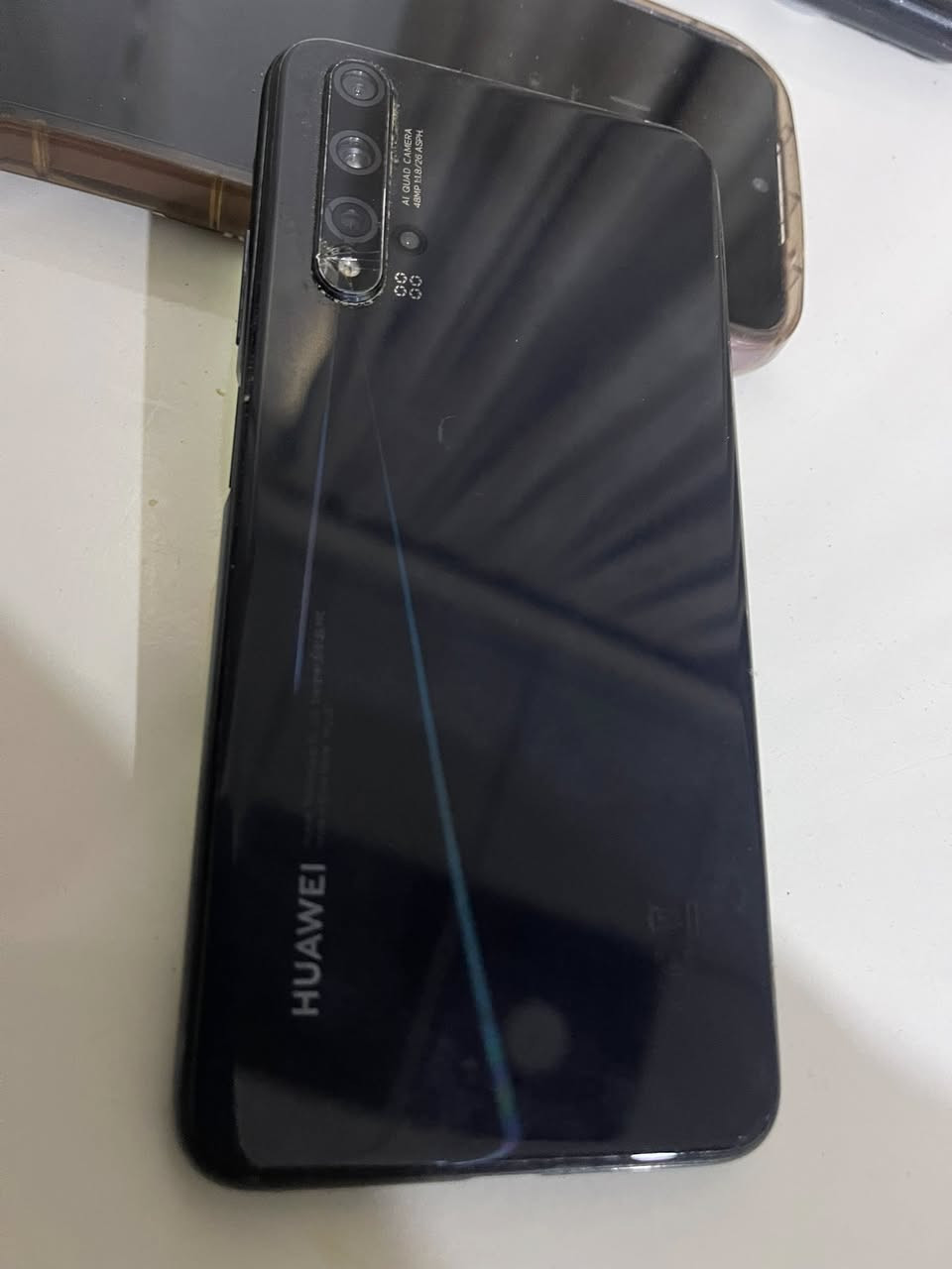 Huawei Nova 5T (YAL-L21) 
 السعر🔥95 الف بسسس: 
الجهاز نضيف مستبدل شاشة اصلية فقط
 • الشاشة: 6.26 بوصة FHD+
 • المعالج: Kirin 980 قوي
 • الرام: 8 GB
 • التخزين: 128 GB
 • الكاميرا الخلفية: 48 MP (أربع كاميرات)
 • الكاميرا الأمامية: 32 MP
 • البطارية: 3750 mAh شحن سريع
 • البصمة: جانبية
 • الشبكة: 4G، يدعم خدمات Google


**إذا كنت صاحب هذا الإعلان وتريد حذفه لأي سبب، رجاءا أرسل رسالة إلى الدعم الفني**