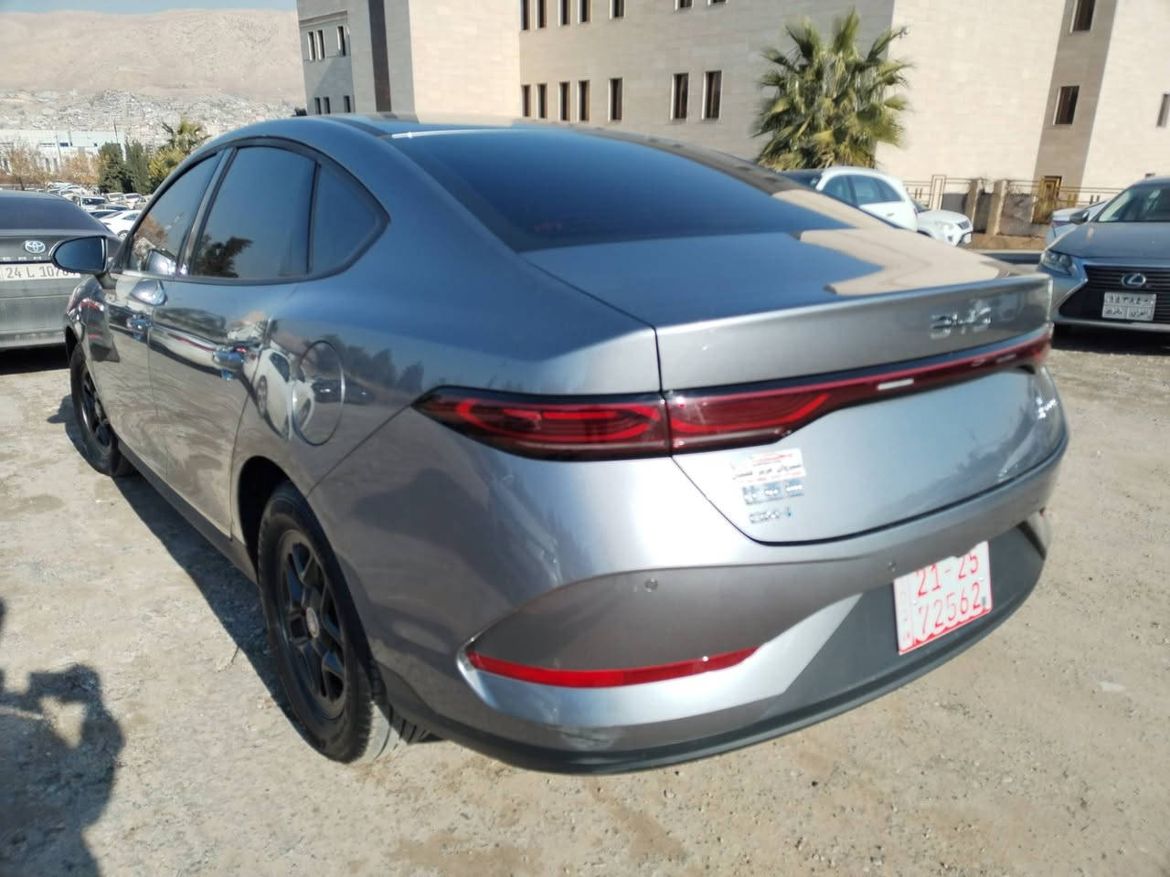 رخصة الادمن المحترم 
للبيع BYD بى واي دي 
موديل 2025 جيديه اخو الصفر 
تترقم المحافظات الشمالية
بدون ضرر 
مكان السيارة دهوك
تليفون *********** 
 واتساب على الكورك 
*********** 
السعر 114 وبيها مجال للطيبين
