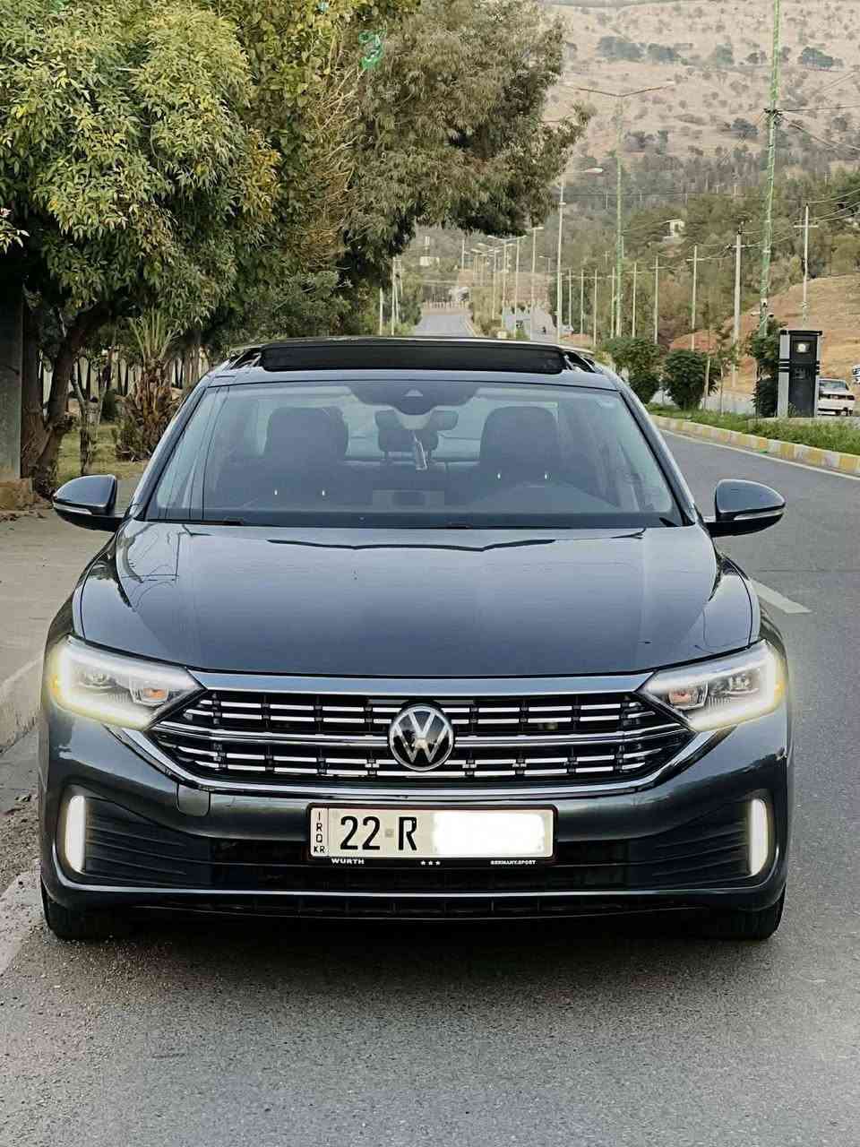 جيتا 2022 SEL Premium 
محرك 1.5 تيربو
حالة ممتازة، بدون قطع، تعديلات بسيطة فقط
کل الوسائد هوائية سلیمة
ویل كروم
لوحة عدادات إلكترونية
نظام Apple CarPlay لاسلكي
نظام Android Auto لاسلكي
شحن لاسلكي
خاصية التثبيت التلقائي Adaptive Cruise Control 
بانوراما
بصمة
مقاعد كهربائية مع مساحة تخزين
مقاعد جلدية
مقاعد دافئة وباردة
رادار
خطوط مساعدة على الطريق
مساعد أمامي وفرامل أوتوماتيكية
حساس للمطر
مثبت سرعة
كاميرا خلفية
سماعات Beats Audio
داخل 10 ألوان
ثلاثة أوضاع قيادة (اقتصادي، عادي، رياضي)***********سعر 168$  ***********
