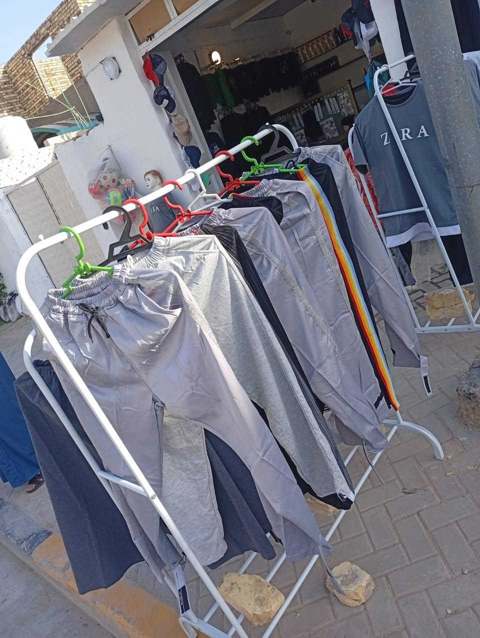 عرض خاص ورب البلاش بس يمنه متوفر هل تراك حسيني اسود واخضر يلبس من يوم لل ٣ سنوات ولادي وبناتي.فقط. وبس سعر القطعه بلف ونص دينار..  حجاب أميرة قطعتين بسعر الفين دينار. شال قطني درجه اولى وبسعر الفين دينار بس . بدي اسود متوفر جميع القياسات سعر قطه ٣ الااف ٢ اب ٥ الاف. دشداشة كشمير دبل كلوش  مطرز سواد فاحم. ومتوفر جميع القياسات ومتوفر. قياس عادي وخاص.  بجامه ١١٠ .. قطن سعر الواحده ٤ الااف ثنين ٧ . برموده قطن سعر قطه ٣ ثنين اب ٥ . شفقات جميع الموديلات متوفر واسود هم اكو سعر الواحده اب ٣ ثنين ٥ . تراك تراك شبابي جميع الموديلات و القياسات سعر الواحد اب ٨ ثنين اب ١٥ الف..


**إذا كنت صاحب هذا الإعلان وتريد حذفه لأي سبب، رجاءا أرسل رسالة إلى الدعم الفني**