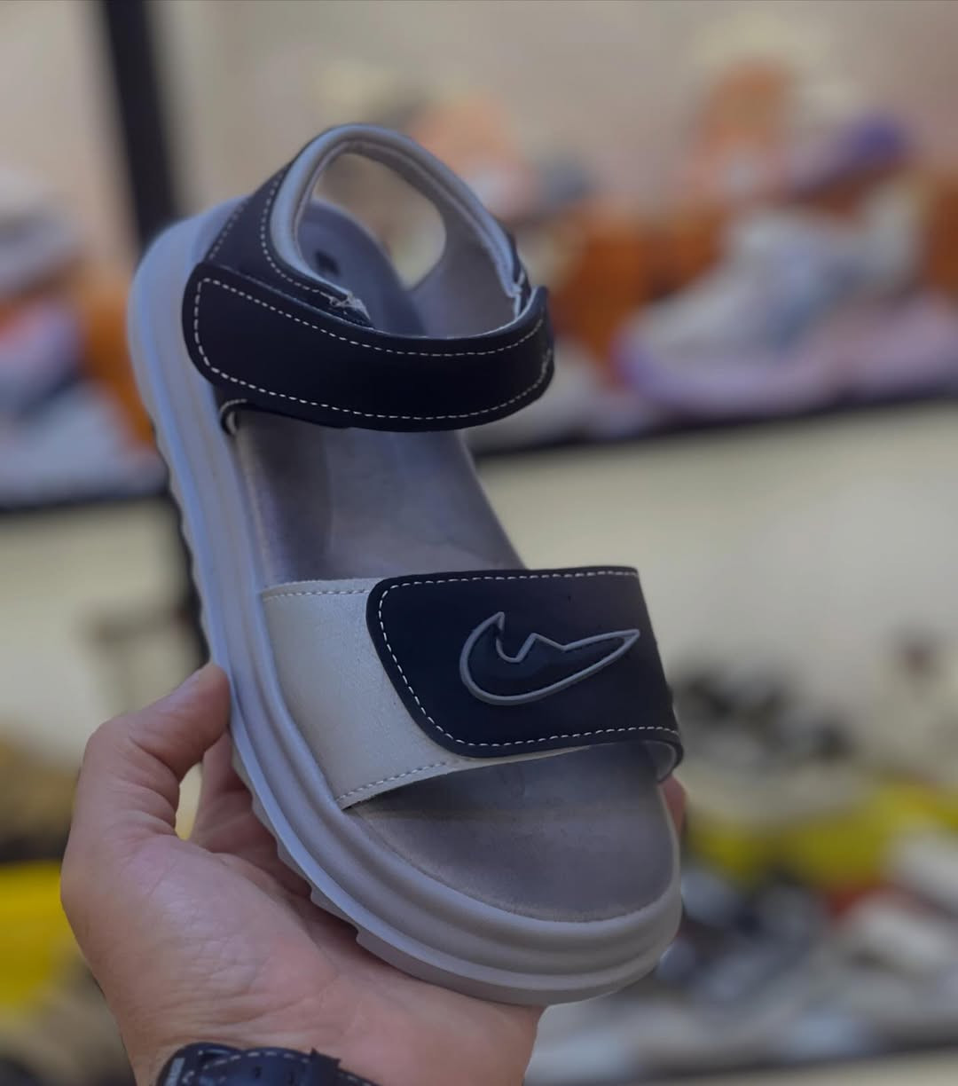 �👡 صندل ولادي موديل أوروبي 👡👦
موديل أنيق ومريح ✨ مناسب للمدرسة والطلعات اليومية

✅ خفيف جداً – وزن صفر
✅ سهل اللبس
✅ قاعدة مريحة وعملية
🎨 متوفر بـ 3 ألوان مميزة

📏 القياسات: من 31 إلى 36

📍 العنوان: واسط – كوت – شارع الأطباء قرب د. علي ياسر


**إذا كنت صاحب هذا الإعلان وتريد حذفه لأي سبب، رجاءا أرسل رسالة إلى الدعم الفني**