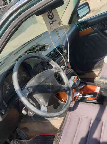 bmw موديل 1991رقم جديد دفتر بانزين سياره بدون ضربه تحويل ثاني يوم كير  محرك بل شرط شلعه قويه السعر65 وبيها مجال  ***********مكاني كركوك كركوك
