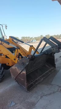 اسلام عليكم  حفاره جي سي بي للبيع  2014  اتصل عله هذه الرقم 0773540194...