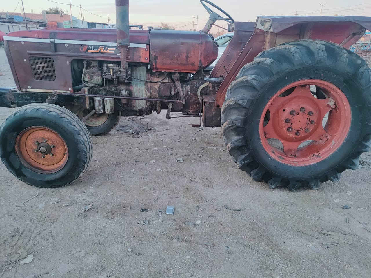 للبيع عنتر موديل 88 جاهزه مكفولة كفاله عامه شرط محرك وكير وجهاز الرفع نكره سلف السعر   3,700   مكاني بابل ***********
