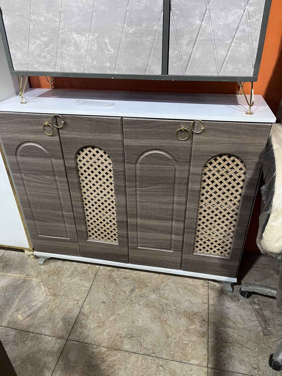 من معرض وموبليات اميد 
انسب أسعار لدينا افتر سوك بل أخير تعال يمنا وأحكم بنفسك
💥💥📣📣📣📣
يتوفر لدينا غرفة نوم 5 قطع و غرفة نوم 6 قطع وغرفة نوم 7 قطع وغرفة نوم 8 قطع وغرفة نوم 9 قطع وغرفة نوم 10 قطع وغرفة نوم 11 قطع كل موديلات غرف نوم متوفر لدينا أكثر من 200 موديل  من غرف
يتوفر لدينا غرف نوم شبايي

دوشك نفرين أكثر من 10 موديل 
دوشك نفر واحد أكثر من 10 موديل

قريولة خشب و حديد
وسفري تركي و عراقي و صيني 

تعلاكات أكثر من 21 موديل

طبلاة أكثر من 50 موديل
خماسي و ثلاثي و رباعي 

كنتور بابين و 3 أبواب و 4 أبواب و5 أبواب  و 6 أبواب 

وكاروك اكثر من 15 موديل 

مستواليت 
امرايه عمودي
ميز مكتبي 
كراسي مكتبي 
ميز طعام🍱🍜
ميز تلفزيون📺
عش مرجوحة
عش أطفال 
طخم ديوان
قريوله طابقين
زحلكيه
مرجوحة حديقه 
ميز طعام حديقه🍴

العنوان قضاء طوز خورماتو شارع عام مقابل معرض الغدير مجاور ايوب ديكورات او مجاور علي فاتح الزراعي

بإدارة
علي عباس 
***********
***********
