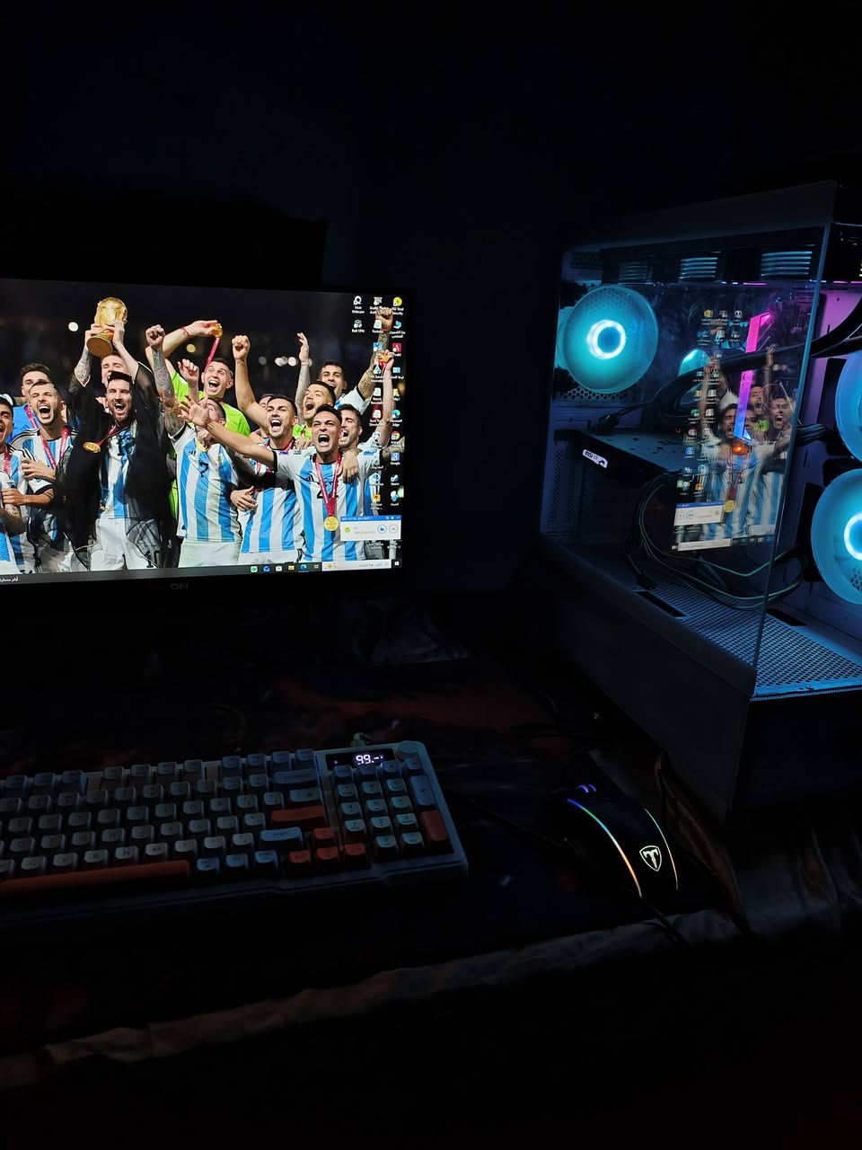 بي سي للبيع سعر 650وبيها مجال +ما اعرف بيهن +مكاني بغداد رقم ***********
