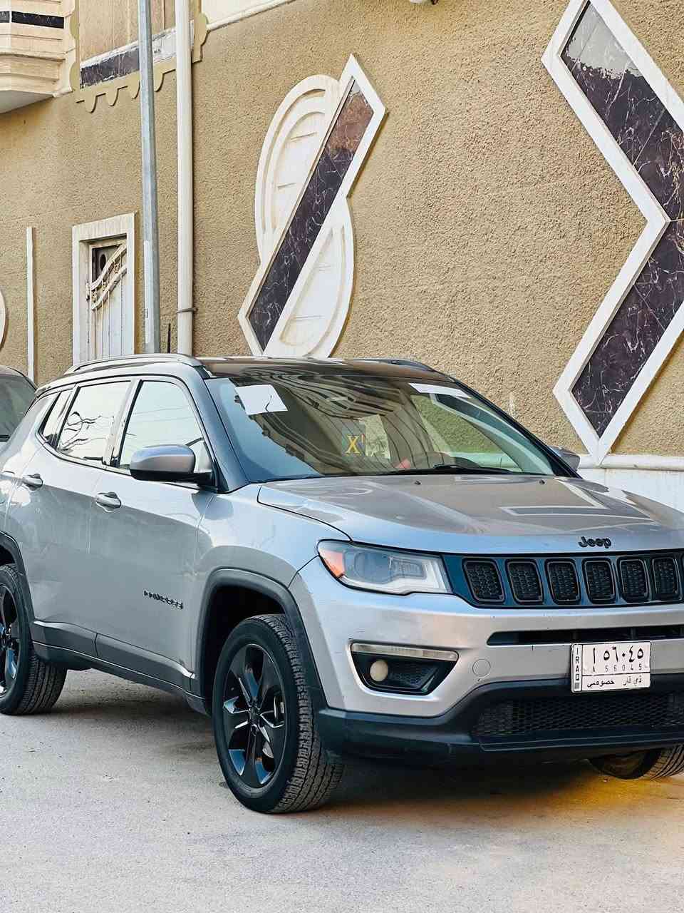 السلام عليكم 
جيب كومبارس 2018  رقم ذي قار 
4سلندر 2400  
تدفئه + تبريد 
وارد امريكي 
تبديل جاملغ الامامي جهه السايق
وصبغ خشم البنيد وطرف باب  فقط وخدوش بسيطه 
 موضح داخل الصور ( صور لسونار السياره)
تحكم استيرن 
كشنات كهربائيه 
كشنات جلد 
الدواخل جلد اسود 
كامره خلفيه 
ابواب بصمه 
تبريد قطعيتين 
مواصفاتها معروفه 
السياره نظيفه وجاهزه 
السعر ( 125 $)
مكان السياره ناصريه مركز 
***********
