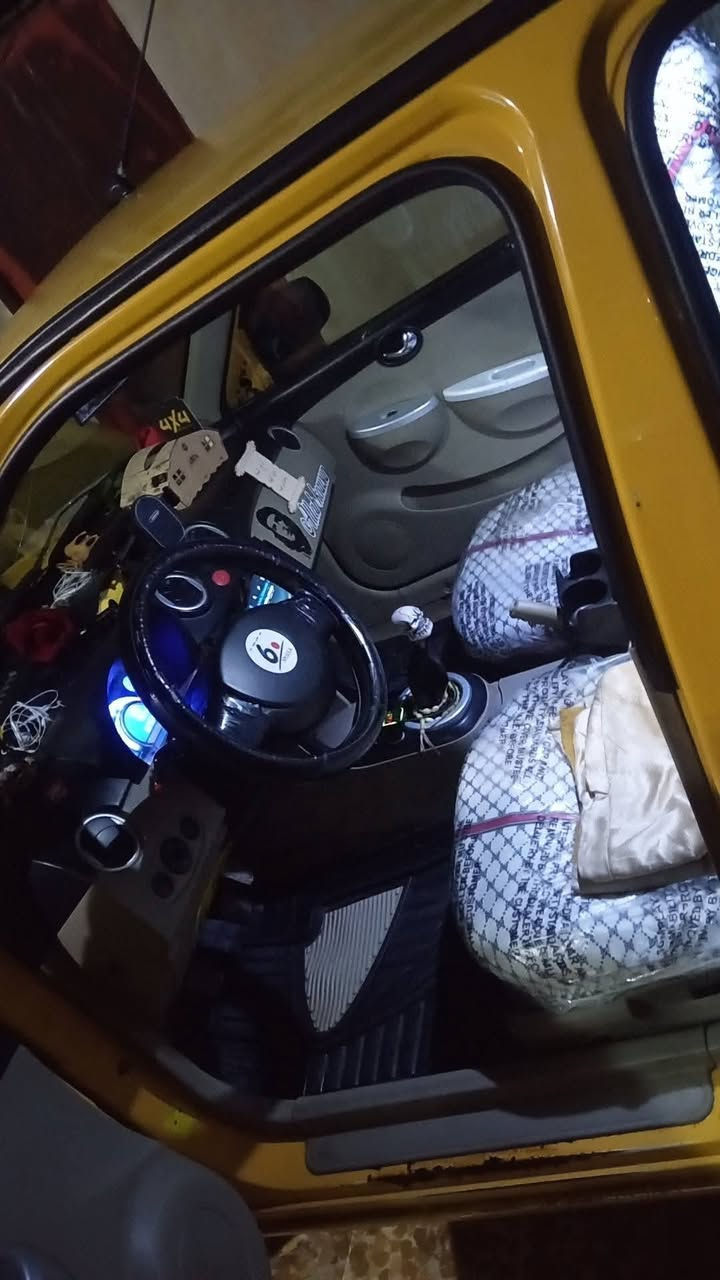 السلام عليكم
اخوان ليفان ٣٢٠
بيها بولبرين مال كير ينرادله تبديل سياره شغاله وتمشي طبيعي بس بي ونه من ادوس اكلج 
بيها خيسانات بالدوسات والهلالات  الخلفيه
تبريدها اني فتحت التفرعات يعني الراديتر والبواري موجودين بس كمبريسر ما موجود من اخذتها
دبلات خلفيه جديده البارحه شديتهن هنه  واللويات 
داخلها نضيف
شاشه دوشمتها جديده 
تايراتها الورا لوك جديد
الكدام ٧٥٪
سنويتها ٢٧
رقمها اجنبي بغداد 
عليها هيئه يمكن ١٠٠ او اقل 
شرط التحويل 
شرعي يريد  يحول وكاله ما يسوي  
 التحويل بعد البيع مباشرتا 
كابون بيها  اكتروني من تحول بسمك اطلع الها كابون

سعرها ٢٨
***********
