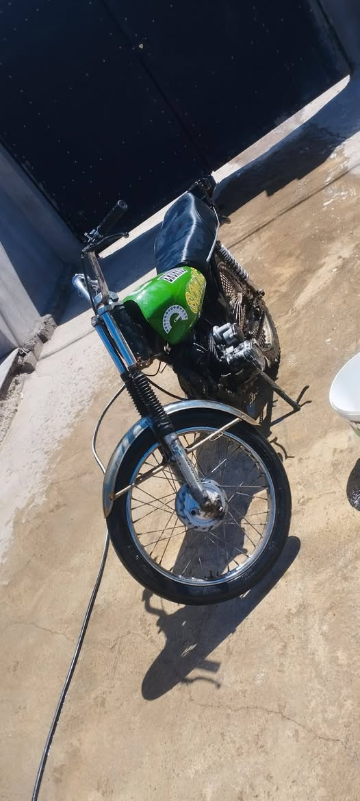 السلام عليكم 
موطور حربي  للبيع
محرك كاويار موديل 2023 نضافة كدام العين
دبلات شغالة ورة وجدام
بريك يعوزو شيش الشيش سعرو الفين 

السعر 250 وبي مجال للطيبين

تواصل خاص مفتوح للجميع

رقم ***********
